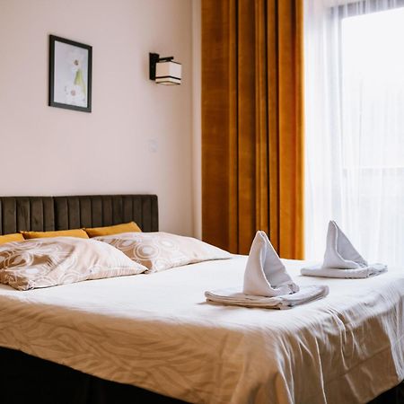 Ośrodek Szkoleniowo Wypoczynkowy ROŻNÓW Hotel Exterior foto
