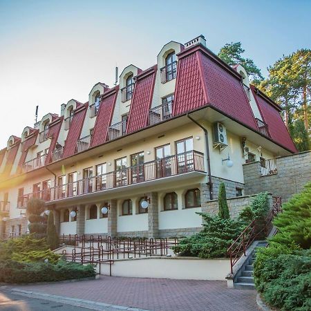 Ośrodek Szkoleniowo Wypoczynkowy ROŻNÓW Hotel Exterior foto