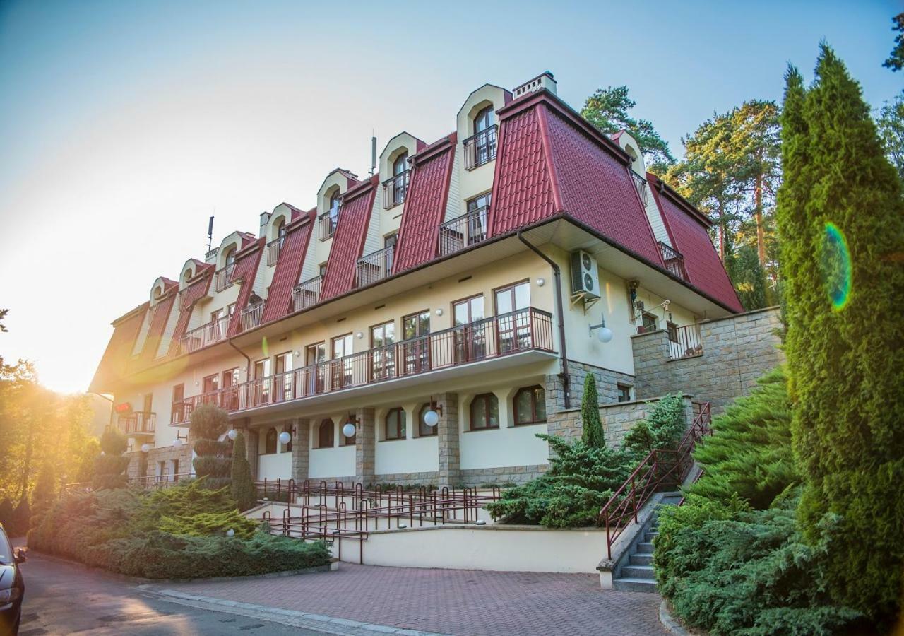 Ośrodek Szkoleniowo Wypoczynkowy ROŻNÓW Hotel Exterior foto